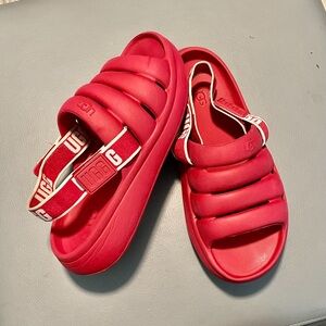 UGG sport yeah comfy slide in red kids size 5 woman’s size 7